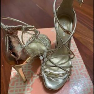 Gianni Bini gold heels, brand new with box